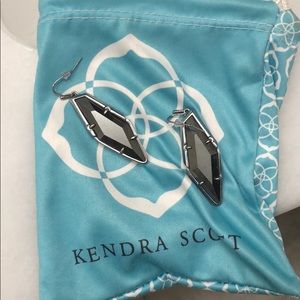 Unique Kendra Scott earrings